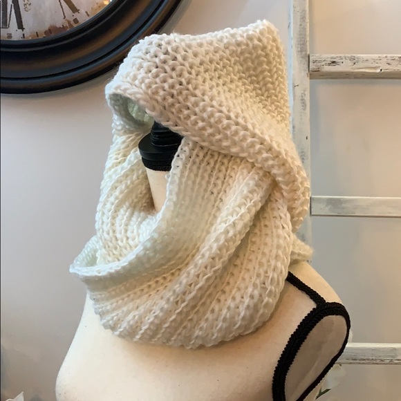 Ivory Hooded Scarf - Picture 5 of 8